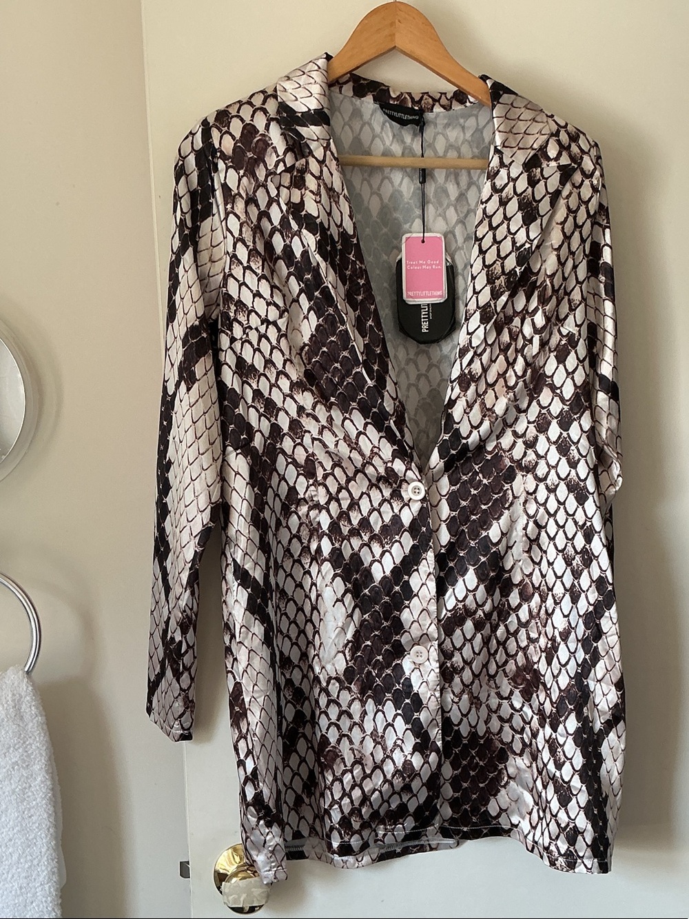PRETTYLITTLETHING Snake-Print Button Front Women's Top - Brown/White